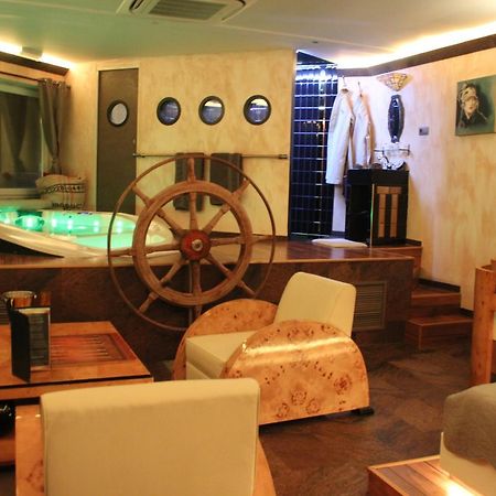 Bubble Lounge Hotel Hooglede Exterior foto